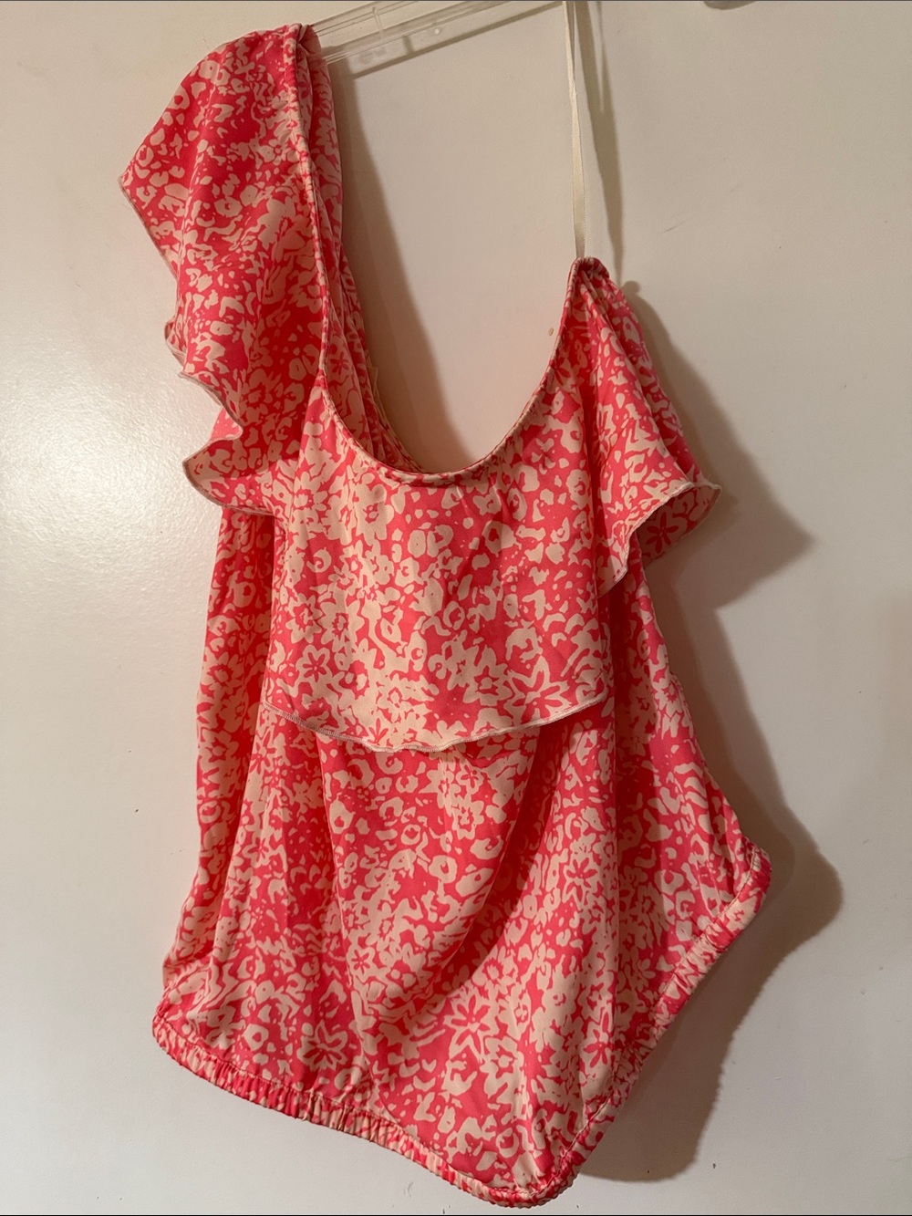 Women’s One-Shoulder Floral Print Top in Pink and Cream